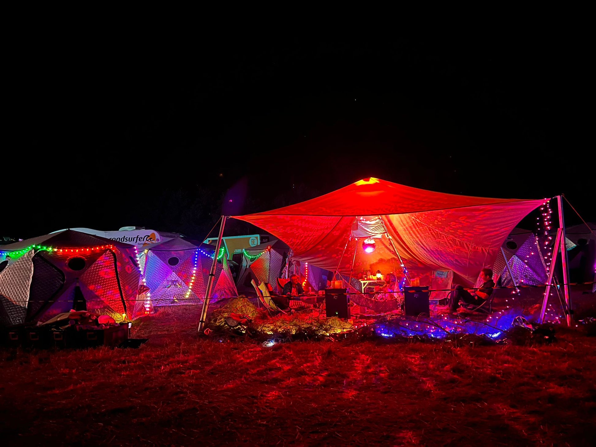 garbicz festival tent hotel Juicy Bee * Garbicz – Bee Circus
