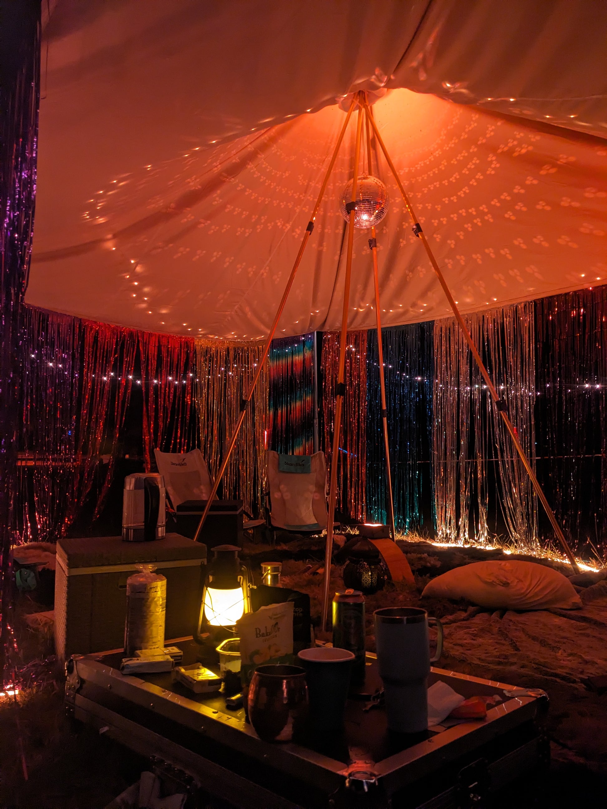 garbicz tent hotel Juicy Bee * Garbicz – Bee Circus